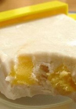 Una foto de Paletas de mango con coco