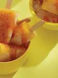 Paleta de mango con chamoy 