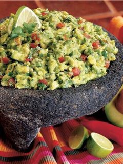 Una foto de Guacamole mexicano