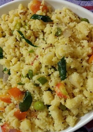 रवा उपमा (rava upma recipe in hindi) रेसिपी मुख्य फोटो