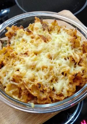 Una foto de Macarrones boloñesa gratinados