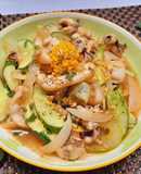 Mực xào dưa leo hành tây