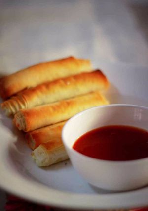 A picture of Phyllo cheese springrolls.