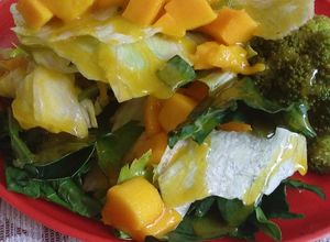 Una foto de Enzalada fresca de mango