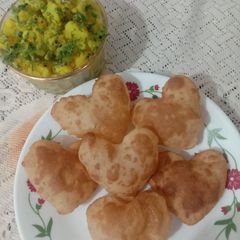 A picture of Poori bhaji.