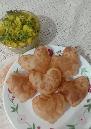 A picture of Poori bhaji.