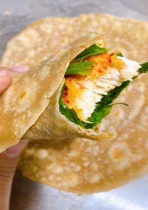 Hình của món Wholewheat tortilla chicken wrap.