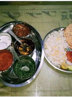 अरहर दाल की खिचड़ी चटनी के साथ (arhar dal ki khichdi chutney ke sathe recipe in Hindi) रेसिपी मुख्य फोटो