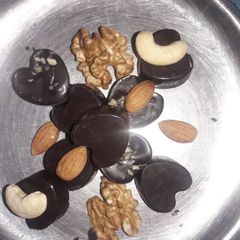 A picture of Fruit and nut chocolate.