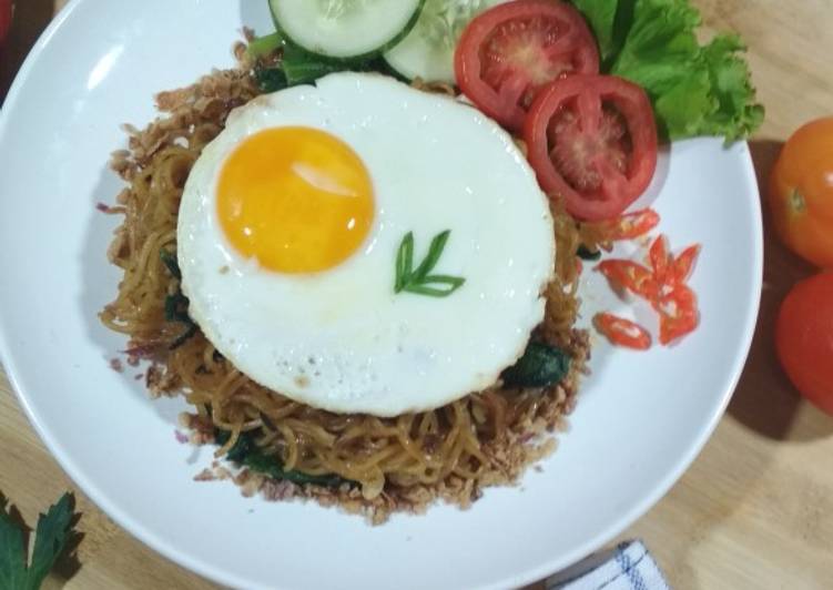 Indomie oseng+telor matasapi