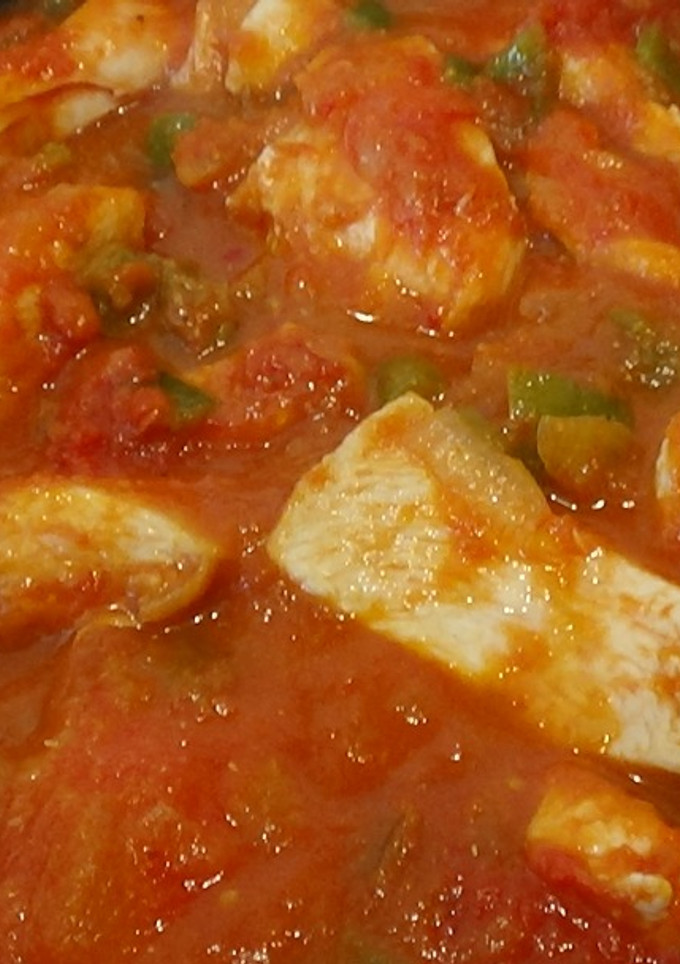 Una foto de Pollo con tomate