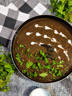 मखनी दाल(makhni daal recipe in hindi) रेसिपी मुख्य फोटो
