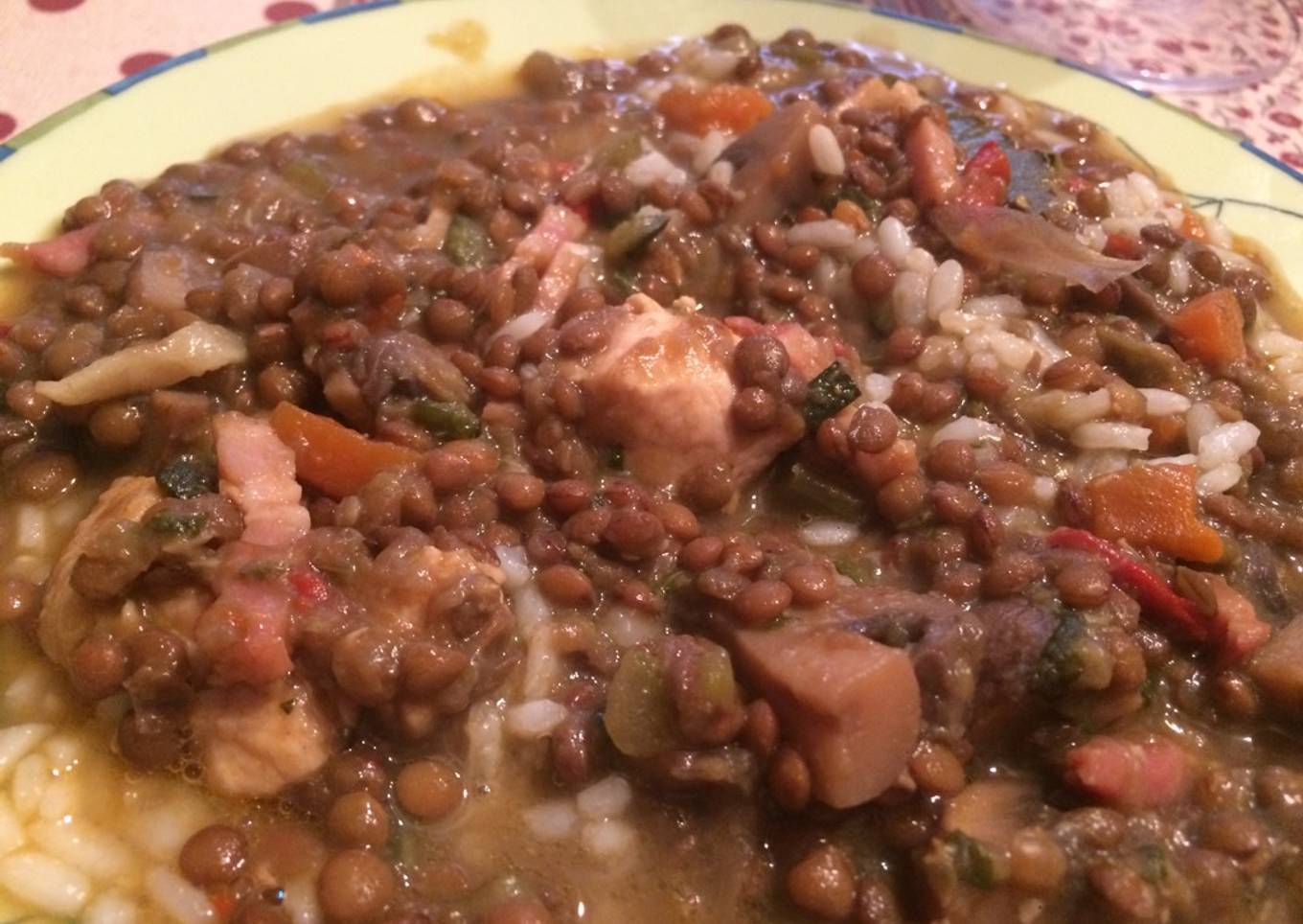 Lentejas con verdura, arroz y pollo