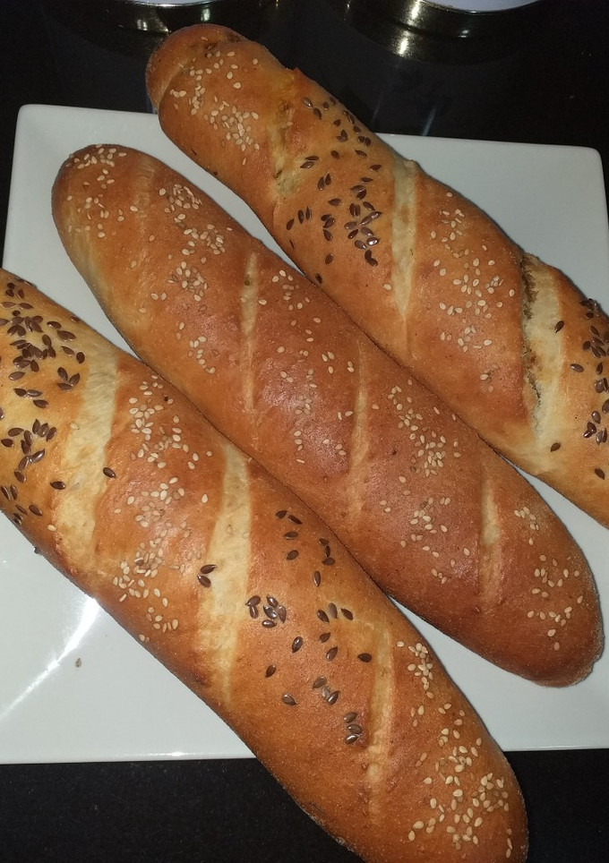 Una foto de Pan relleno con carne picada y verduras
