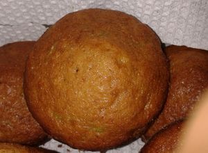 Una foto de Muffins de zucchini y piña