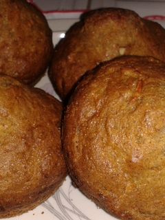 Una foto de Muffins integrales de zanahorias y almendras