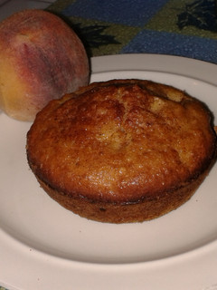 Una foto de Muffins de avena con duraznos