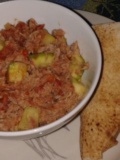 Una foto de Guiso de vegetales con atún