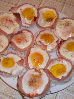Tojásos-baconös muffin recept fotója