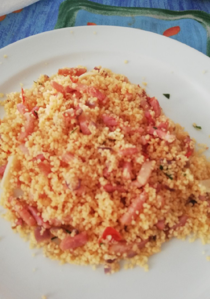 Una foto de Cuscus con bacon