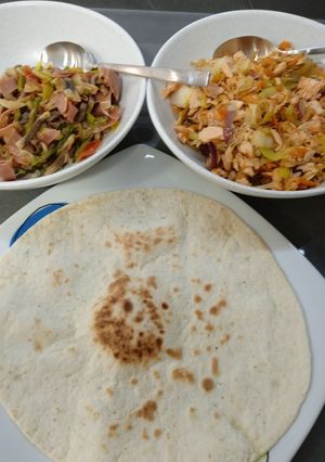 Una foto de Wrap oriental e ibérico
