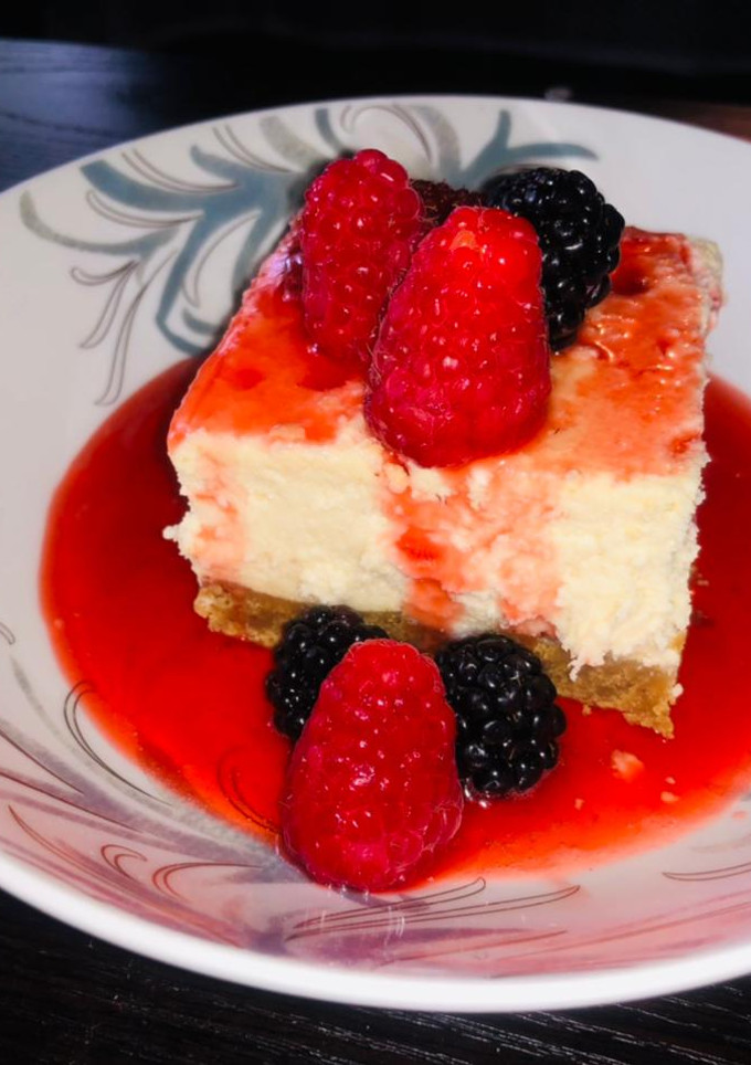 Una foto de Cheesecake con frutos rojos