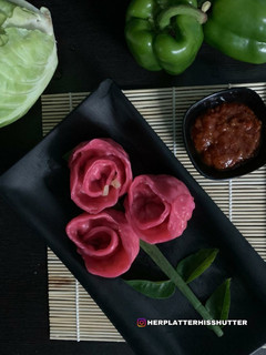 रोज मोमोज (rose momos recipe in marathi) रेसिपी चे मुख्य फोटो