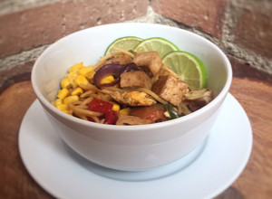 Foto principal de Pasta estilo Thai con tofu y lima
