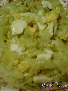 Una foto de Patatas "espachurradas"con huevo duro