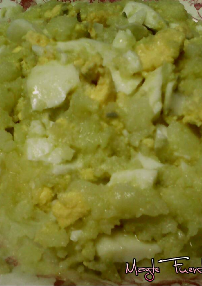 Una foto de Patatas "espachurradas"con huevo duro