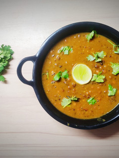 સૂકી તુવેર નું શાક (Suki Tuver Shak Recipe In Gujarati) રેસીપી મુખ્ય ફોટો
