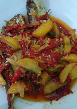 Foto resep Tumis ikan gembolo... 😍😍😍 (warna syantikkk)