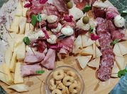 Una foto di mortadella salame