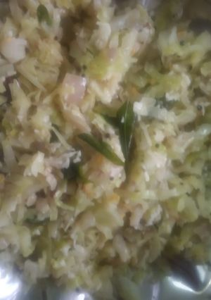 முட்டைக்கோஸ் பொரியல் (Muttaikose poriyal recipe in tamil) செய்முறை முக்கிய புகைப்படம்