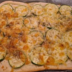 A picture of Pizza Zucchini.