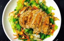 Salad gà áp chảo - Eatclean