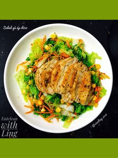 Hình của món Salad gà áp chảo - Eatclean.