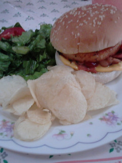 Una foto de Hamburguesa Hawaiana