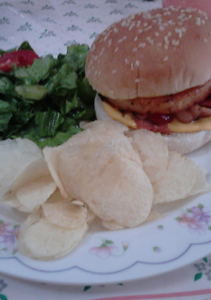 Una foto de Hamburguesa Hawaiana