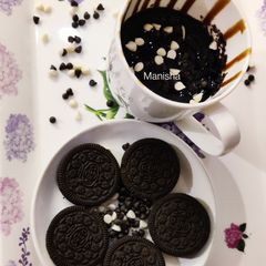 A picture of Oreo Biscuits Mug Cake.