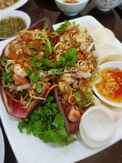Hình của món Hoa chuối trộn tôm thịt.