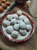 Kourabiedes (Greek Butter Cookies)
