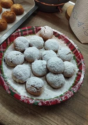 A picture of Kourabiedes (Greek Butter Cookies).