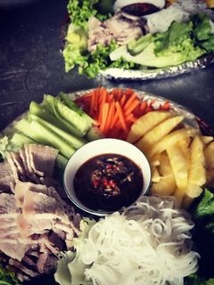 Hình của món Bánh tráng cuốn thịt heo.