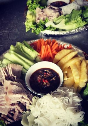 Hình của món Bánh tráng cuốn thịt heo.
