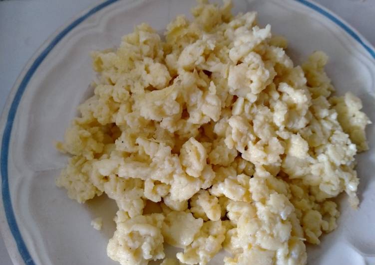 Cara Gampang Memasak Scramble egg yang Bikin Ngiler