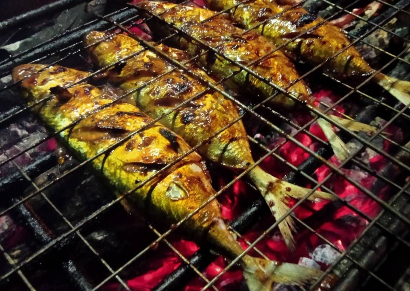Ikan kembung bakar bumbu kuning ala hotel