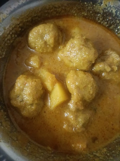 கைமா உருண்டை குழம்பு(kheema urundai kulambu recipe in tamil) செய்முறை முக்கிய புகைப்படம்