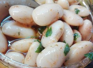Una foto de Porotos en aceite (para picadas, tapas, snack, etc)