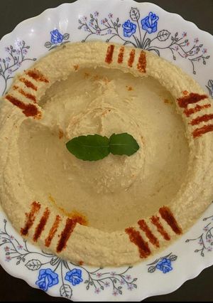 A picture of Hummus.